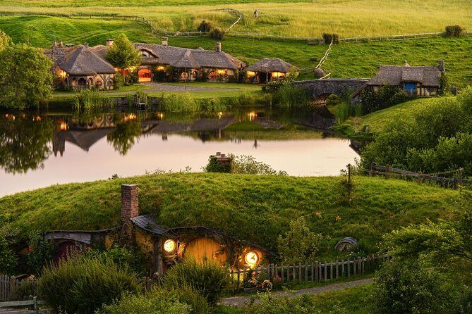 Hobbiton & Waitomo Caves Exclusive Luxury Day Tour From Auckland - Exploring the Itinerary in Detail