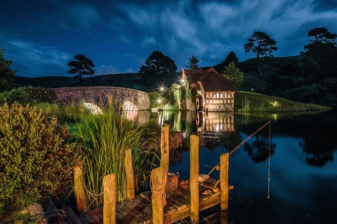 Hobbiton & Waitomo Caves Guided Day Trip from Auckland incl lunch - FAQs