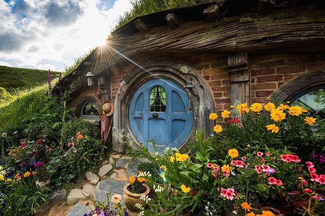 Hobbiton & Waitomo Caves Small Group Tour from Auckland inc Lunch - A Detailed Look at the Tour Experience