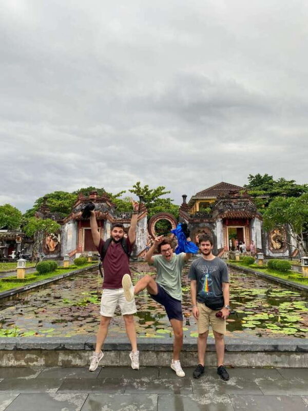 Hoi An Ancient Town - Walking Tour with Local Guide - Key Points