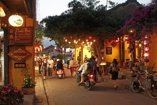 Hoi An at Sunset: Tasty Street Food Tour - Authenticity and Cultural Insights