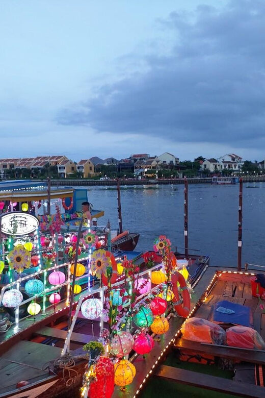 Hoi An Boat Lantern With Release Flower Hoai River At Night - In-Depth Review of the Lantern Release Experience