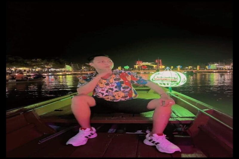 Hoi An : Lantern Boat Ride & Release Lanterns - Key Points