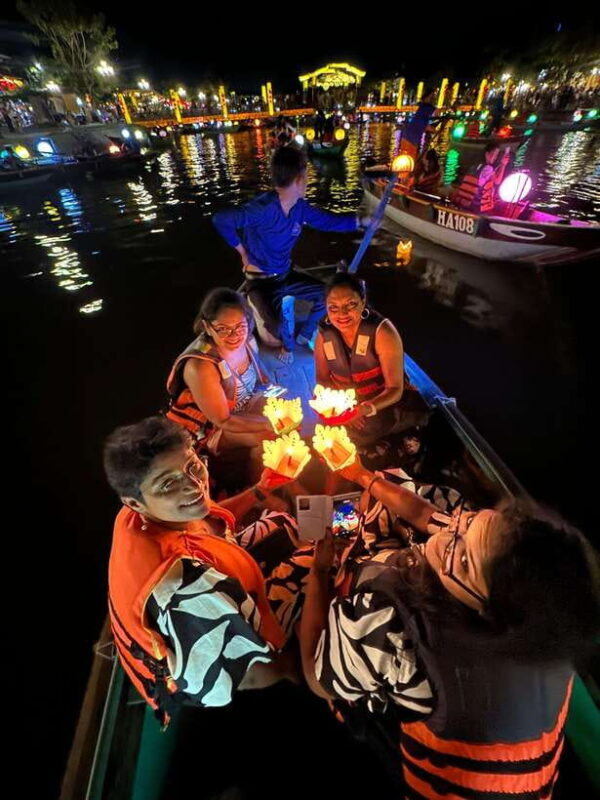 Hoi An: Lantern-Lit Streets, enjoy local food, and Boat Ride - A Closer Look at the Tour Experience