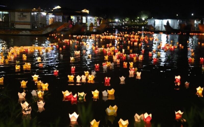 Hoi An : Night Boat Trip and Floating Lantern on Hoai River - Who Will Love This Experience?