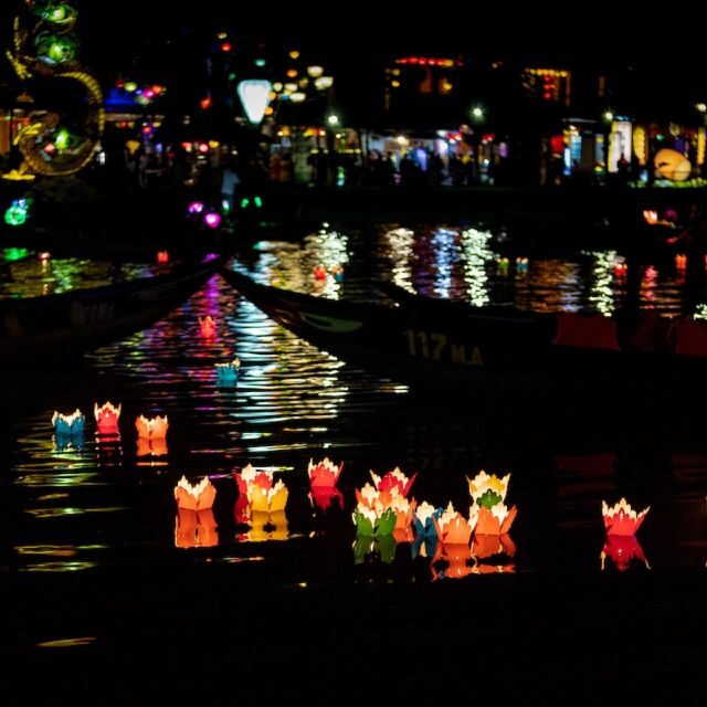 Hoi An : Night Boat Trip and Floating Lantern on Hoai River - The Sum Up