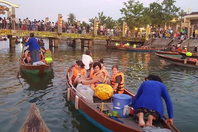 Hoi An Nightlife Tour with Hoi An Ancient Walking Tour, Boat Ride, Night Market - The Complete Hoi An Nightlife Experience: A Detailed Look