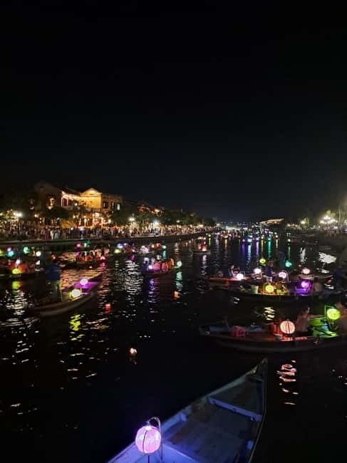 Hoi An Street Food, night market and lantern boat ride - The Sum Up