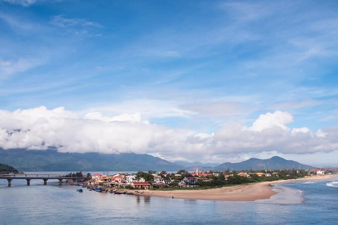 Hoi An to Dong Hoi rides by Private Car service - The Journey Breakdown: What to Expect