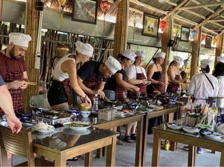 Hoi An: Vegetarian Cooking Class w Local Family and transfer - Key Points