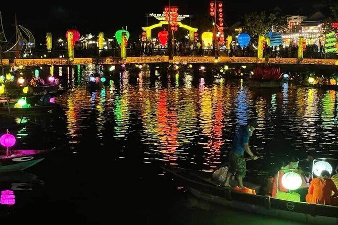 HoiAn Walking Tour with RiverBoat-Night Market-Colourful Lantern - The Night Market and Lantern Experience