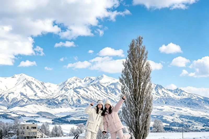 Hokkaido 1-Day Highlights Tour: Asahiyama Zoo, Biei Blue Pond, Ningle Terrace (Departing from Sapporo - optional winter snowmobiling - multiple routes available) - Practical details that can affect your day