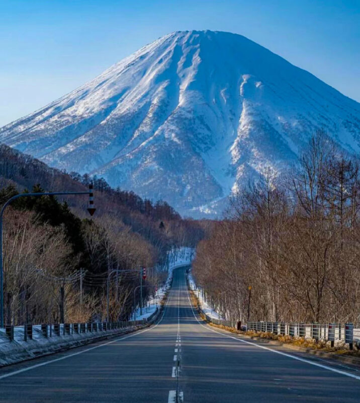 Hokkaido Autumn Maple Viewing Limited - Lake Toya Jozankei Onsen & Mount Yotei Spring Water Park & Lake Toya Showa Shinzan Bear Ranch Day Tour - A full Hokkaido sampler, with Lake Toya at its center