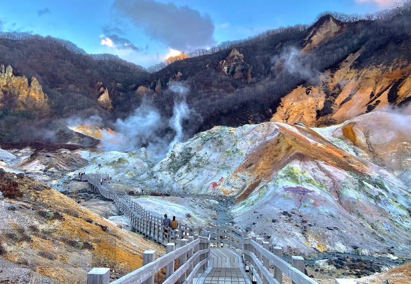 Hokkaido Hill Buddha, Noboribetsu Jigokudani, and Lake Toya Small Group Tour | Departing from Sapporo | Driver-Guide Service with Optional Hotel Pickup and Drop-off - Small-group travel gives you room to look around