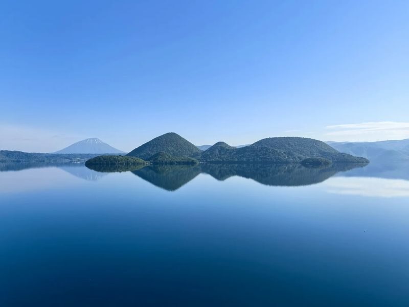 Hokkaido | Lake Toya Fireworks Festival & Showa-shinzan & Lake Hill Farm Day Trip | Departing from Sapporo - The fireworks, from shore or by boat