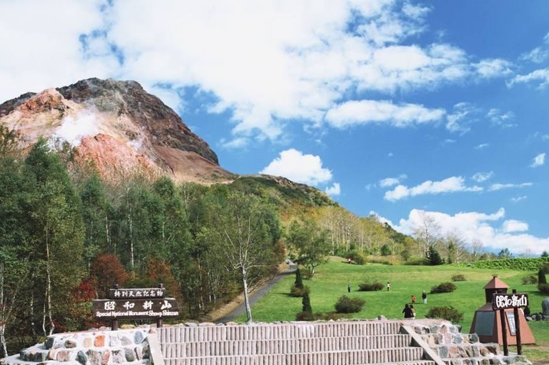 Hokkaido | Noboribetsu, Lake Toya, Niseko Day Trip: Mount Yotei (Little Fuji) & Takahashi Farm & Lake Toya & Noboribetsu Hell Valley & Bear Park & Kyogoku Spring Water Park & Winter Lake Shikotsu Ice Festival Day Trip | Departing from Sapporo - Price, extras and who gets good value