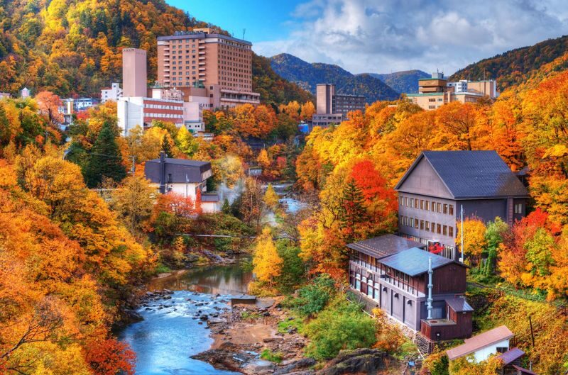 Hokkaido One-Day Tour: Hoheikyo Gorge, Jozankei, Lake Toya, Showa Shinzan, and Mount Yotei Spring Water Park (Departing from Sapporo) - A big Hokkaido day, without the driving