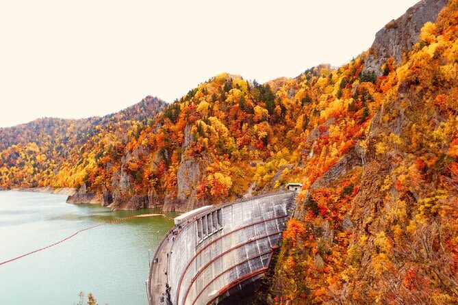 Hokkaido One-Day Tour: Hoheikyo Gorge, Jozankei, Lake Toya, Showa Shinzan, and Mount Yotei Spring Water Park (Departing from Sapporo) - Jozankei: hot-spring-town calm and a footbath