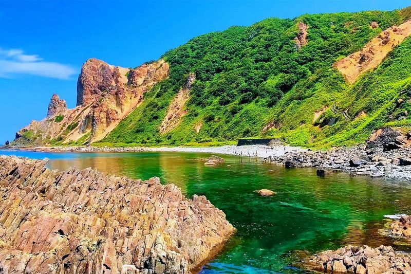 Hokkaido Otaru and Cape Kamui One-Day Small Group Tour - Otaru Canal is a pleasant, short finale