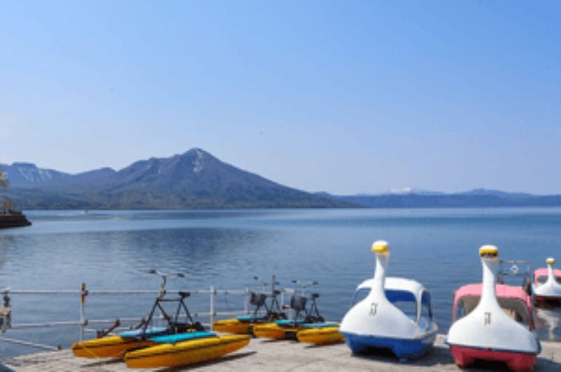 Hokkaido Regular Sightseeing Bus: D Lake Shikotsu & Lake Toya Round Trip Course (Audio Guide Course) - What makes this route worth considering
