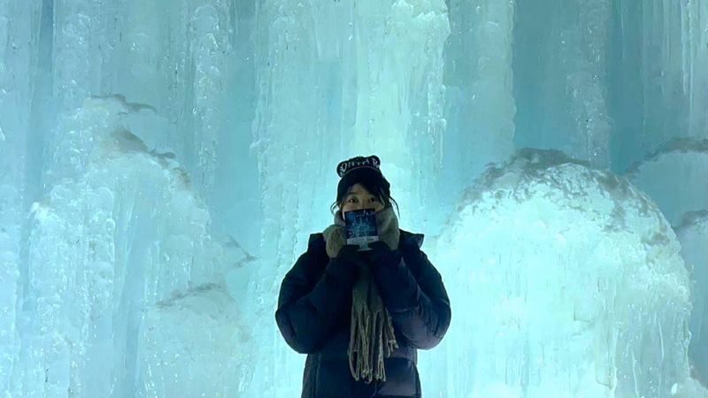 Hokkaido Sapporo/Chitose Lake Shikotsu Ice Museum Hyoto Festival Bus - Ice Forms, Blue Light, and a Lakeside Setting