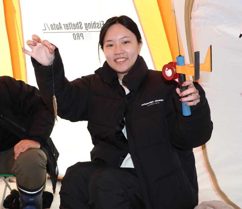 Hokkaido, Sapporo Ice Fishing: Sapporo Smelt Fishing Experience - From Sapporo Station to the Barato River