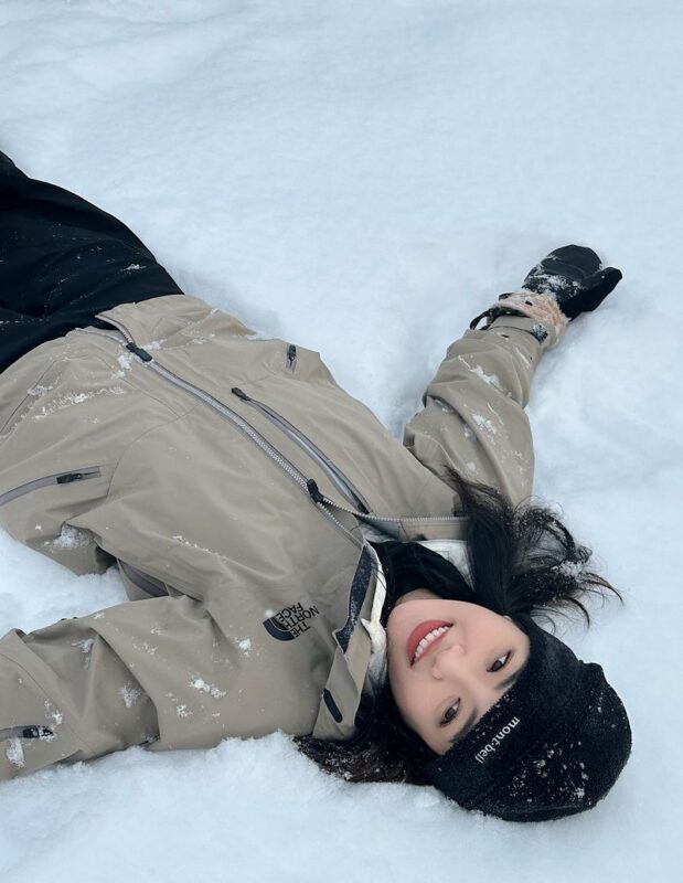 Hokkaido | Sapporo Teine Ski Resort All-Inclusive Snowboard/Ski Day Trip | Departing from Sapporo | Standard with Arcteryx Ski Wear - A beginner lesson that builds from the basics