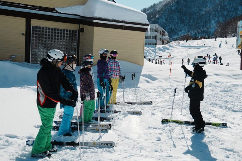 Hokkaido Sapporo Teine Ski Resort | One-Day Skiing/Snowboarding Tour, Chinese Instruction (Includes Shuttle Bus, Ski Equipment, Chinese Ski Instructor) - Who should book this Teine day