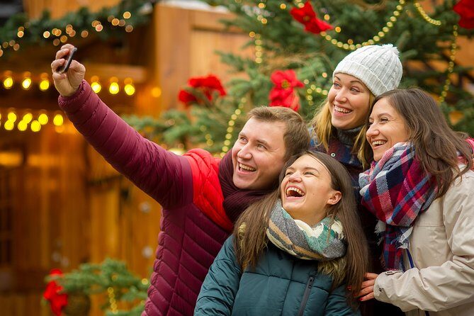 Holiday Scavenger Hunt in Albuquerque by Holly Jolly Hunt - Exploring the Holly Jolly Hunt in Albuquerque