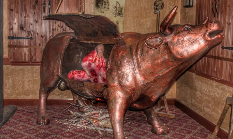 Hollywood: Medieval Torture Museum Ticket with Ghost Hunting - Key Points