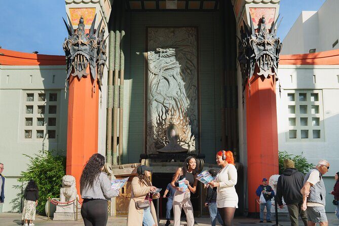 Hollywood Walk of Fame: Self-Guided Multilingual Walking Tour - Exploring Hollywood on Your Own Terms: Hollywood Walk of Fame Self-Guided Tour