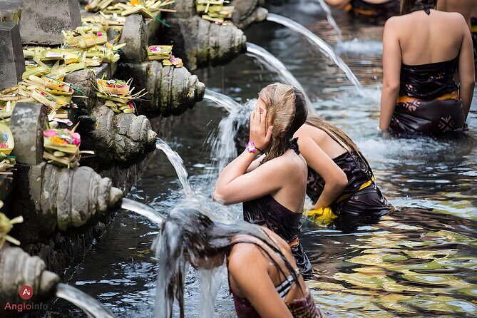 Holy water Temple Self-Purification & highlight Ubud Tour - FAQ
