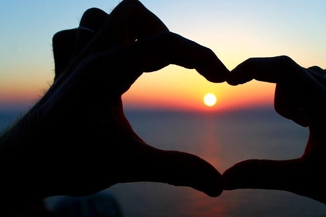 Honeymoon Private Santorini Luxury Guided Tour - A Detailed Look at the Santorini Honeymoon Private Tour