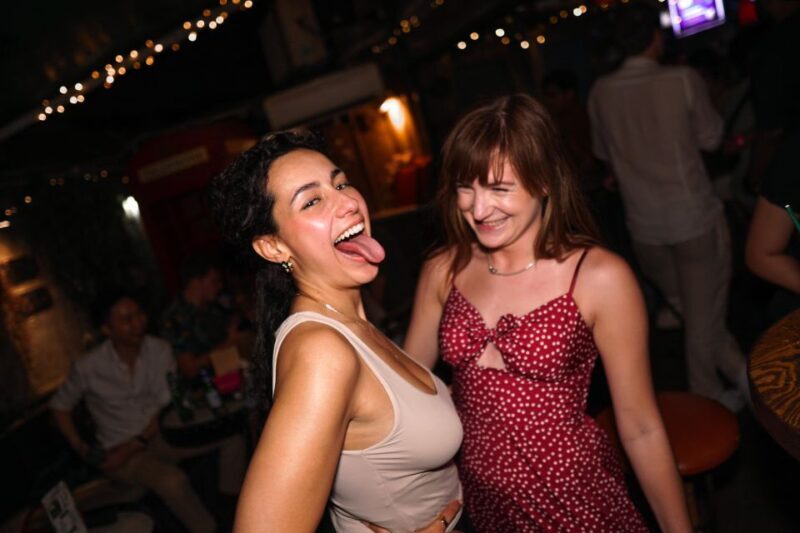 Hong Kong: 3-Hour Lan Kwai Fong Pub Crawl - A Practical Look at the Hong Kong Lan Kwai Fong Pub Crawl