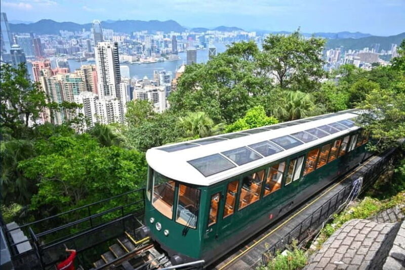 Hong Kong Day Tour: Priority Peak Tram, City Walk & Dim Sum - Key Points