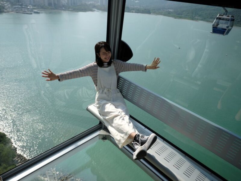 Hong Kong: Ngong Ping Private Cable Car Skip-the-Line Ticket - The Experience in Detail