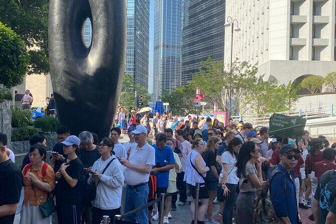 Hong Kong Peak Tram with Tour Guide/Skip the line/Fastlane - Why We Recommend It