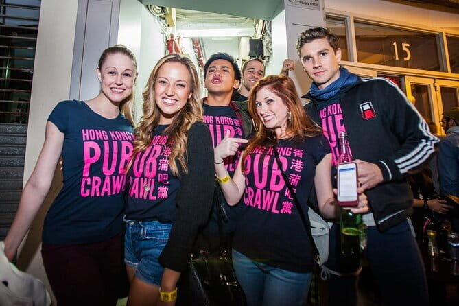 Hong Kong Pub Crawl at Lan Kwai Fong (LKF) - Exploring the Hong Kong Pub Crawl at Lan Kwai Fong (LKF)