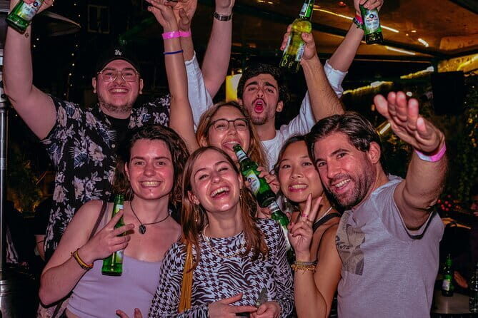 Hong Kong Pub Crawl at Lan Kwai Fong (LKF) - An In-Depth Look at the Hong Kong Pub Crawl at Lan Kwai Fong