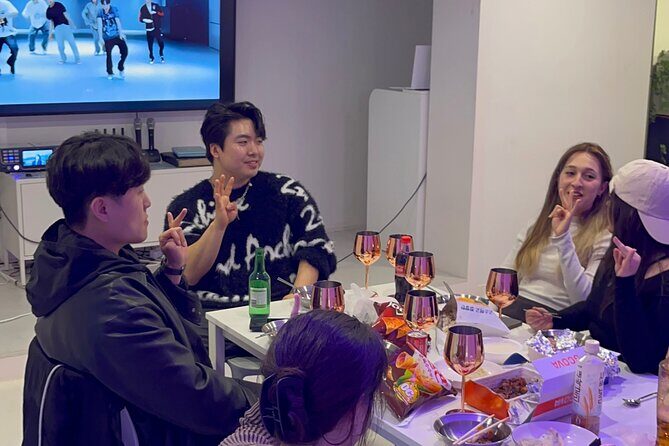 Hongdae Night Culture/Food/Drinking game Tour with K-space - Who Will Love This Tour?