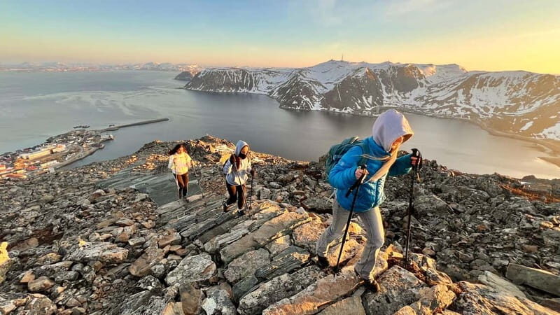 Honningsvåg: Hiking Tour. Arctic Ocean Views from Mountains - An In-Depth Look at the Honningsvåg Hiking Tour