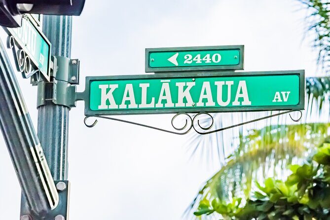 Honolulu's Waikiki Self-Guided Walking Audio Tour - Key Points