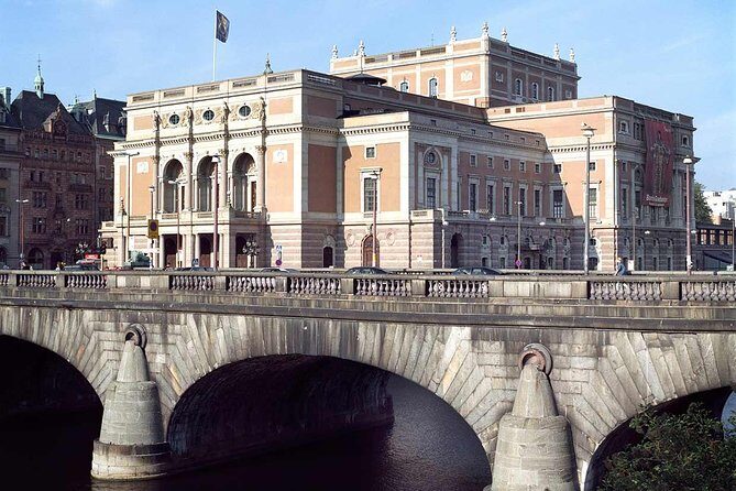 Hop-On Hop-Off Bus and Boat Ticket in Stockholm - An In-Depth Look at the Stockholm Hop-On Hop-Off Experience