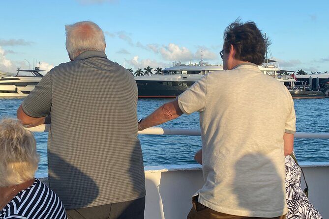 Hop-On Hop-Off Cruise Ticket in Bayside and South Beach in Miami - The Sum Up