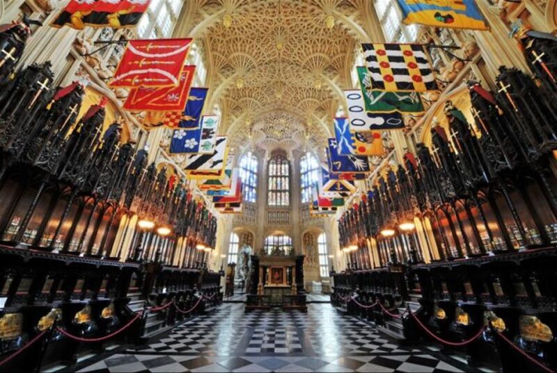 Hop-on Hop-off London Bus Tour & Westminster Abbey - Key Points