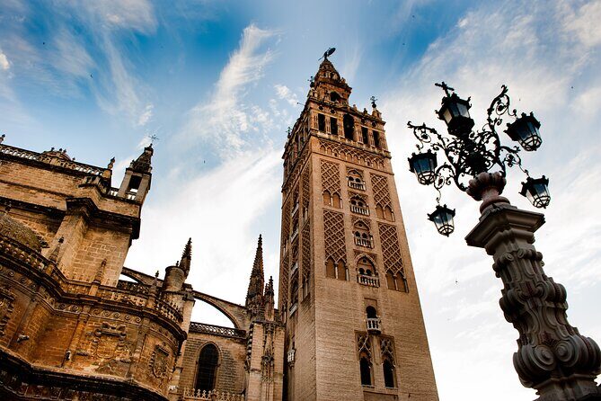 Horse and Carriage Sightseeing Tour in Seville - Exploring the Horse and Carriage Ride in Seville