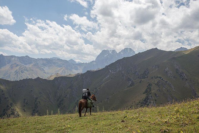 Horse riding in Kyrgyzstan, Truly Nomadic Land - Key Points