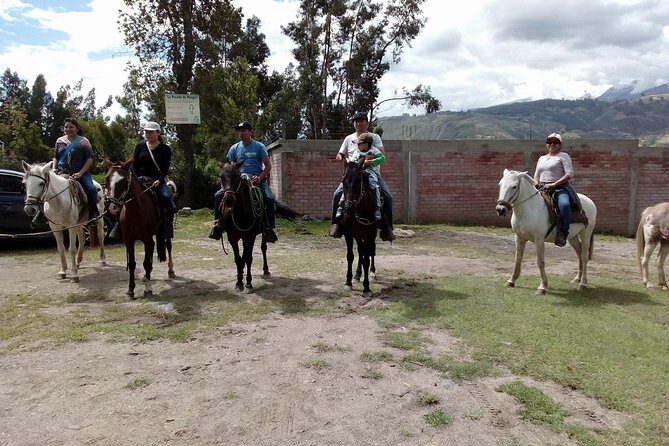 HORSE RIDING - Panoramic Mountain View in Private - CORDILLERA BLANCA - Key Points