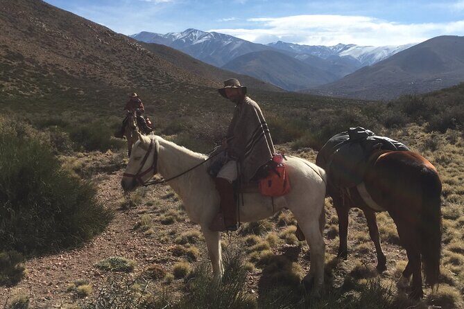 Horseback expedition to The Andes, 2 days. Sleep in the heart of the mountain. - Key Points