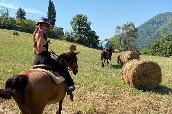 Horseback ride and gourmet cuisine in a historic food shop - A Closer Look at the Experience